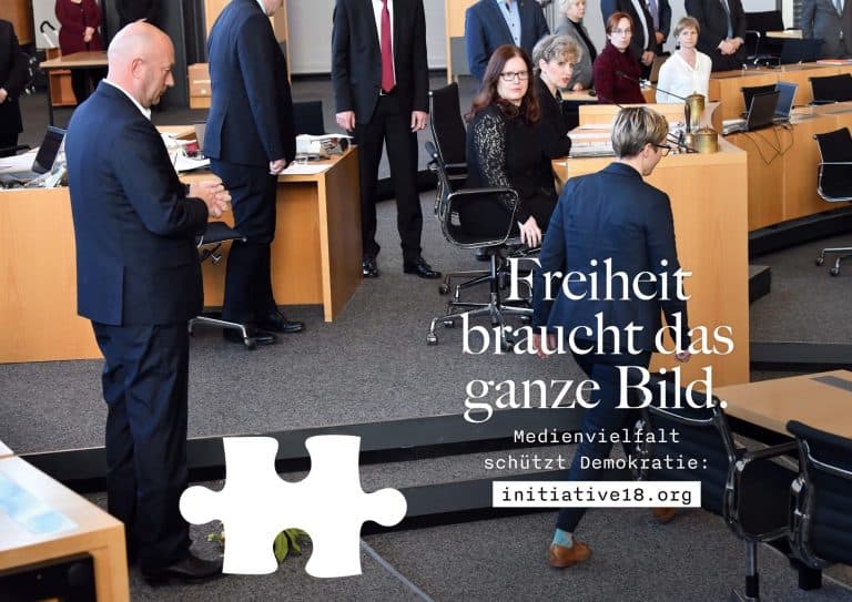 Motiv: „Blumenwurf im Thüringer Landtag“ - Campaign poster
